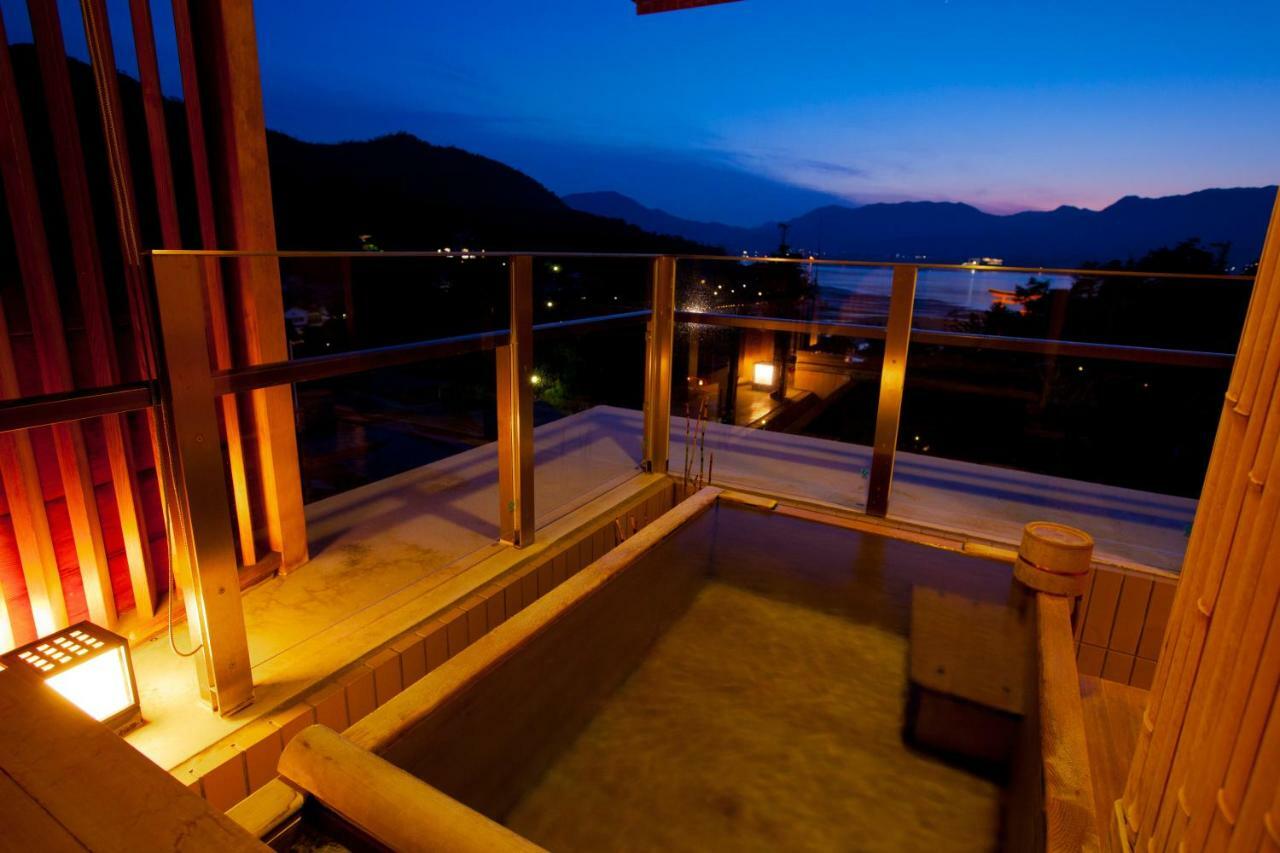 Miyajima Grand Hotel Arimoto Хацукаити Экстерьер фото