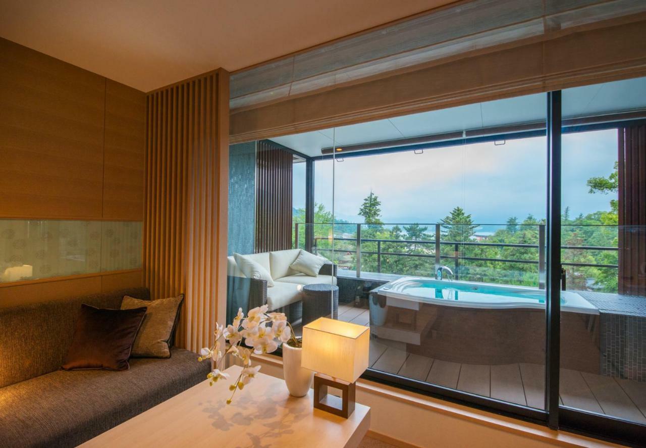 Miyajima Grand Hotel Arimoto Хацукаити Экстерьер фото