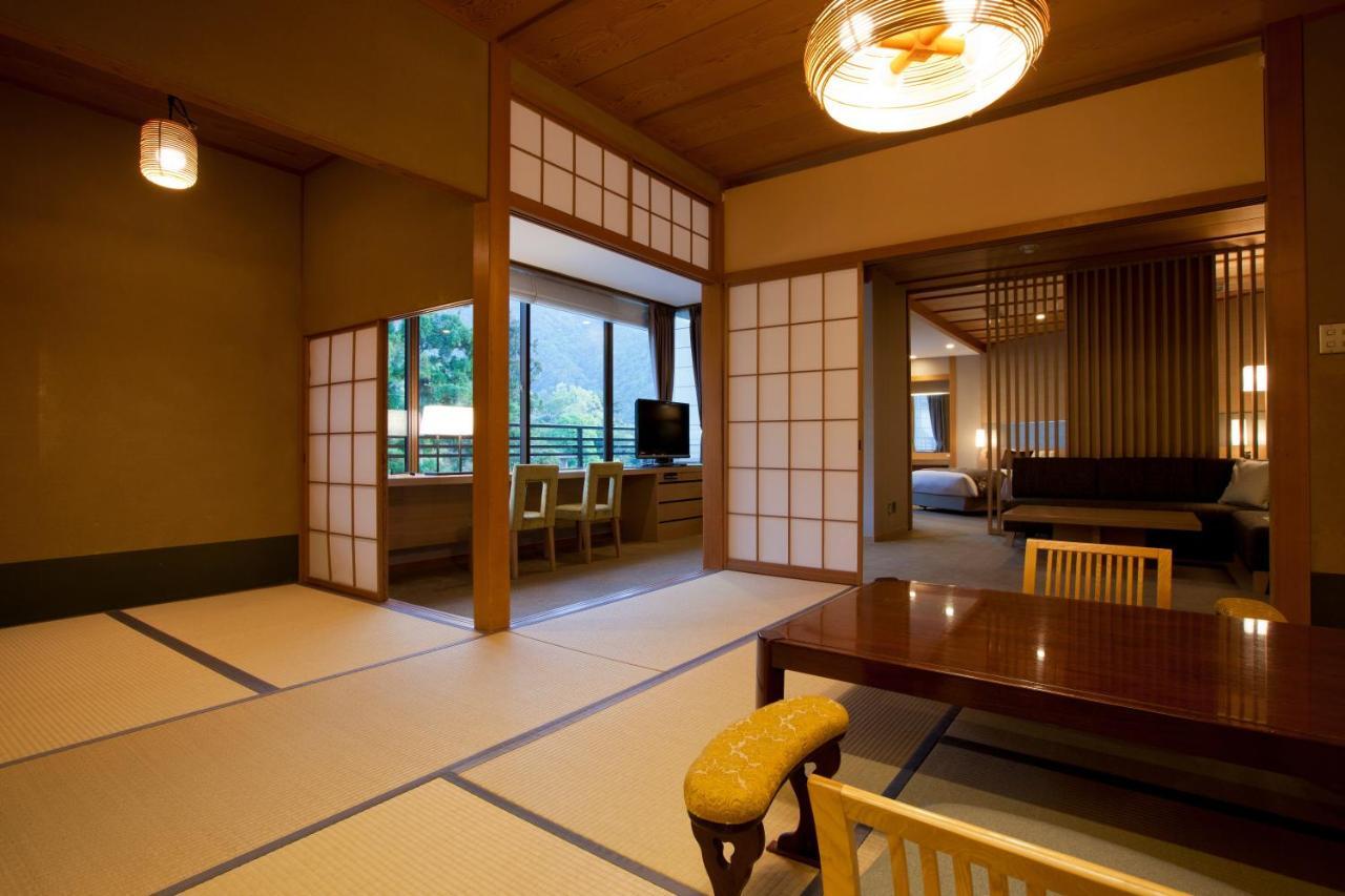 Miyajima Grand Hotel Arimoto Хацукаити Экстерьер фото